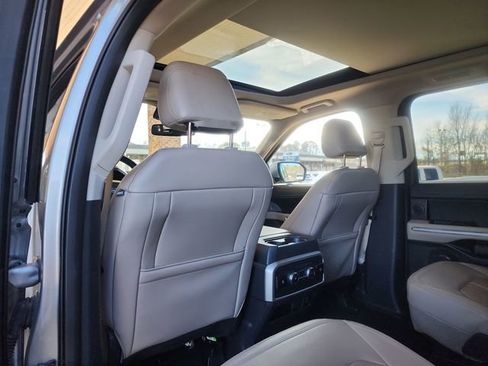 Used 2024 Ford Expedition Limited image 33