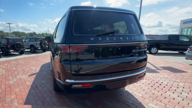 Used 2023 Jeep Wagoneer 2WD image 9
