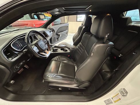 Used 2016 Dodge Challenger SRT w/ Technology Group RWD image 47