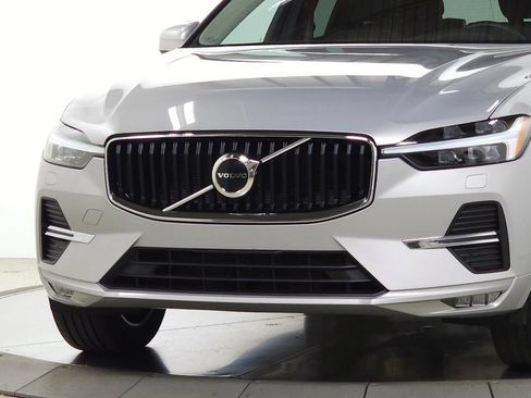 Used 2023 Volvo XC60 B5 Core w/ Climate Package AWD/4WD image 3