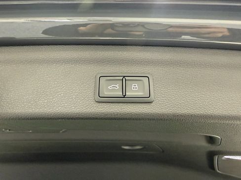 Used 2020 Audi Q3 2.0T Premium w/ Convenience Package image 50