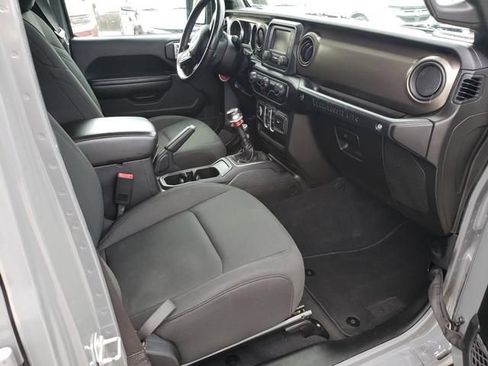 Used 2018 Jeep Wrangler Unlimited Sport S AWD/4WD image 16