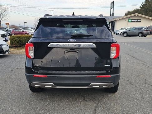 Used 2020 Ford Explorer XLT w/ Equipment Group 202A image 12