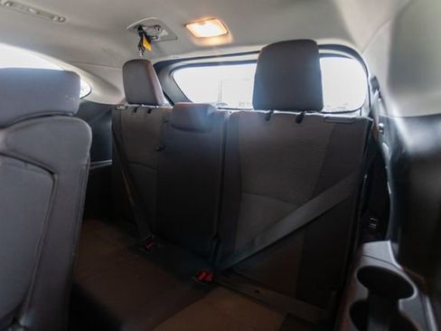 Used 2023 Toyota Highlander L image 31