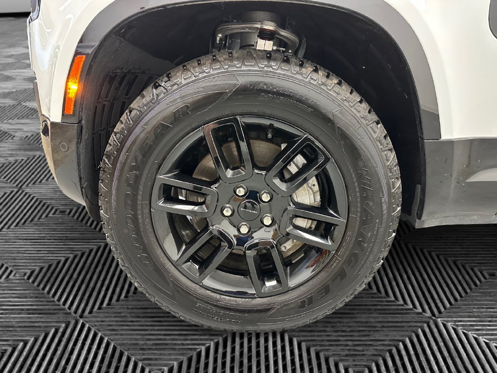 Used 2026 Land Rover Defender 110 X-Dynamic SE AWD/4WD image 15