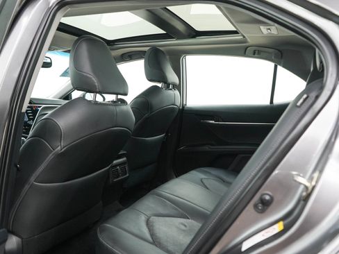 Used 2018 Toyota Camry XSE FWD image 16