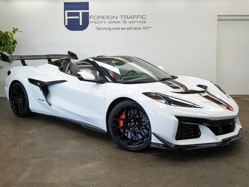 Used 2026 Chevrolet Corvette ZR1 w/ ZR1 Carbon Fiber Aero Package RWD image 2
