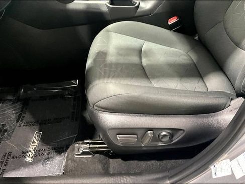 Used 2022 Toyota RAV4 XLE w/ Convenience Package AWD/4WD image 25