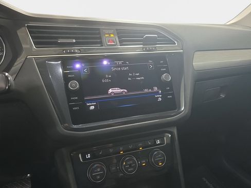 Used 2021 Volkswagen Tiguan SE w/ Panoramic Sunroof Package FWD image 13