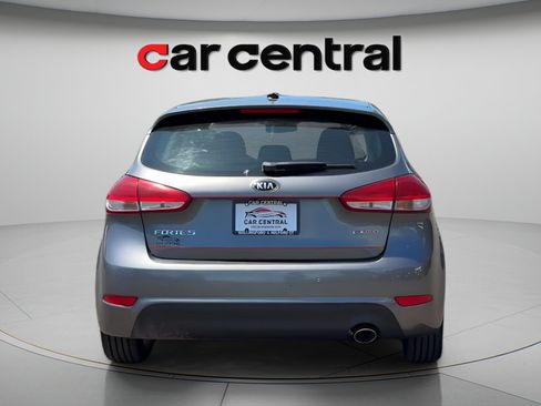 Used 2016 Kia Forte EX FWD image 4
