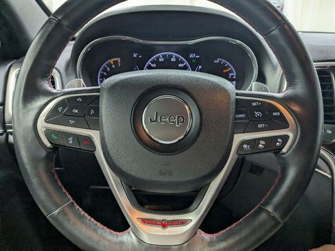 Used 2017 Jeep Grand Cherokee Trailhawk w/ Trailhawk Luxury Group AWD/4WD image 13