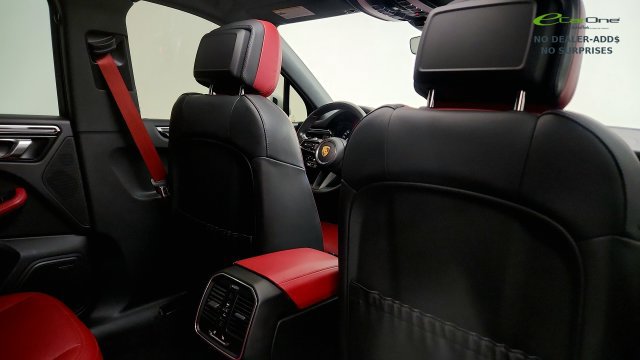 Used 2024 Porsche Macan w/ Premium Plus Package AWD/4WD image 43