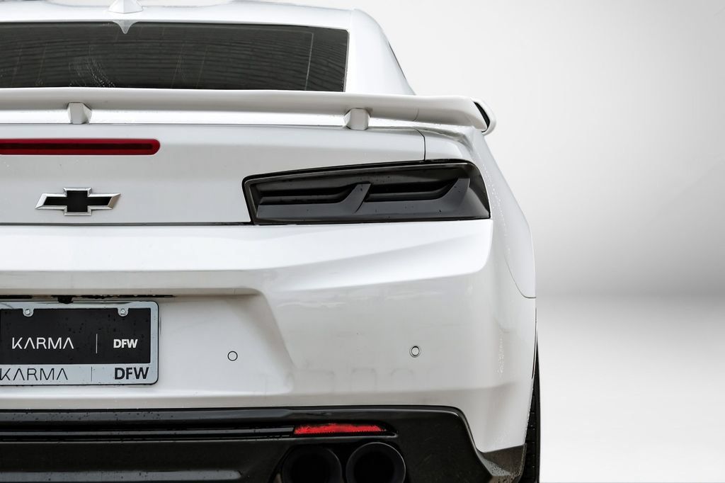 Used 2018 Chevrolet Camaro ZL1 RWD image 27