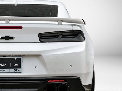 Used 2018 Chevrolet Camaro ZL1 RWD image 27