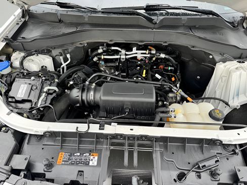 Used 2022 Ford Explorer XLT w/ Equipment Group 202A RWD image 30