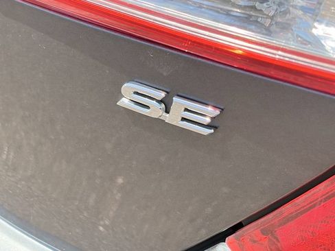 Used 2014 Toyota Camry SE FWD image 6