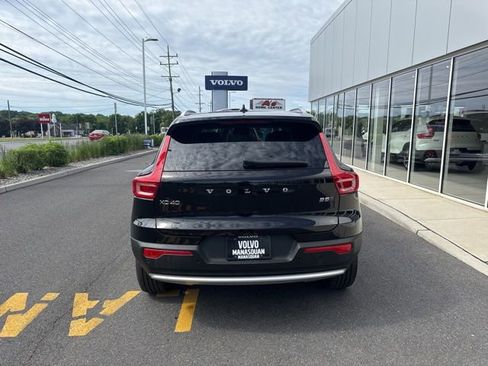 Used 2025 Volvo XC40 B5 Plus AWD/4WD image 4