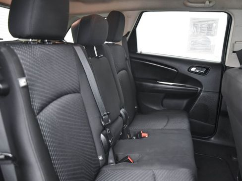 Used 2016 Dodge Journey SE w/ Flexible Seating Group image 14