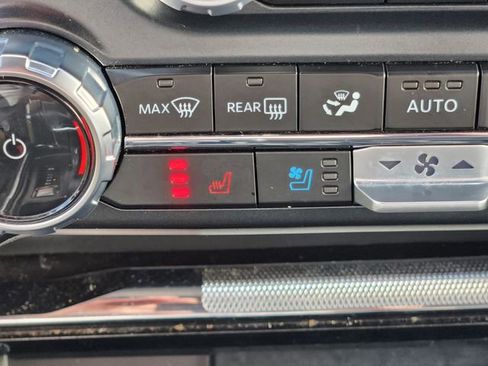 Certified 2023 Ford F150 Lariat w/ Equipment Group 502A High image 27