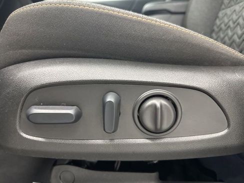 Used 2024 Chevrolet Equinox LT FWD image 10