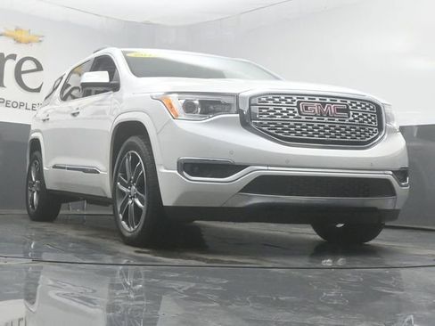 Used 2019 GMC Acadia Denali w/ Technology Package FWD image 3