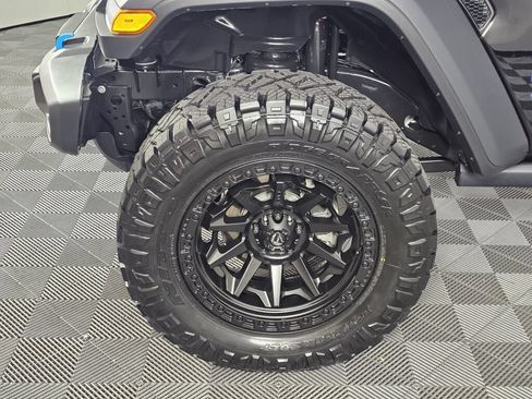 Used 2022 Jeep Wrangler Unlimited Rubicon 4xe w/ Cold Weather Group AWD/4WD image 9