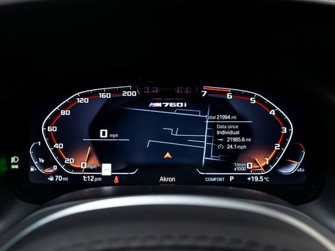 Used 2022 BMW M760i xDrive AWD/4WD image 9