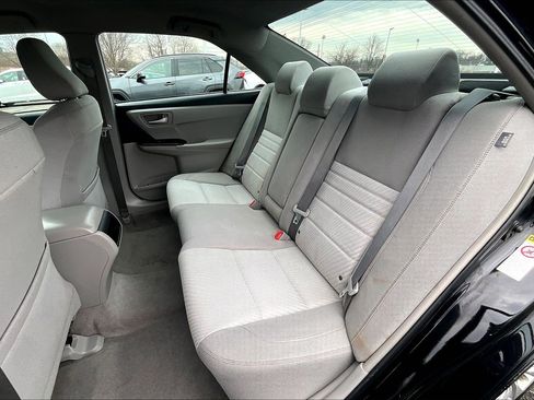 Used 2015 Toyota Camry LE image 24
