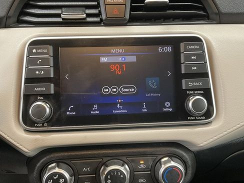 Used 2021 Nissan Versa SV image 16