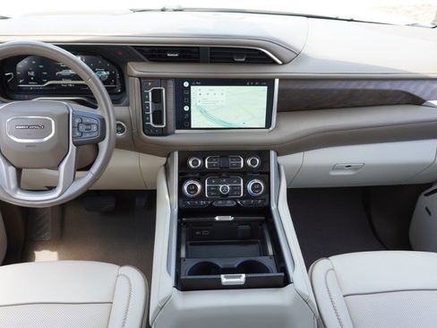 Used 2022 GMC Yukon Denali AWD/4WD image 28