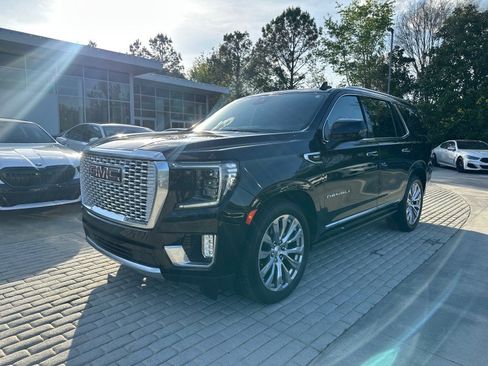 Used 2024 GMC Yukon Denali w/ Denali Reserve Package AWD/4WD image 3