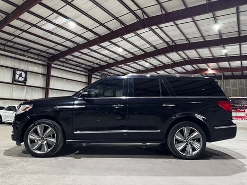Used 2019 Lincoln Navigator Reserve image 8