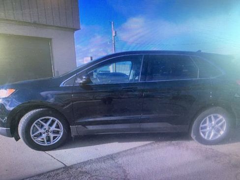 Used 2024 Ford Edge SEL image 3