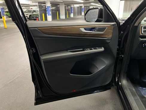 New 2026 Volkswagen Atlas Cross Sport SE image 17