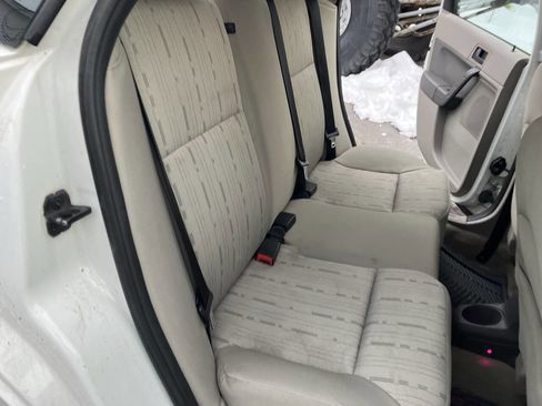 Used 2010 Ford Focus SE image 26