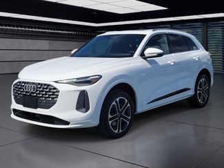 Certified 2025 Audi Q5 Premium Plus w/ Premium Plus AWD/4WD video 1