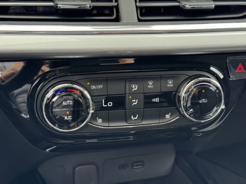 New 2025 Chevrolet Trax LT w/ LT Convenience Package image 20