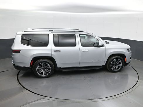 Used 2022 Jeep Wagoneer Series III image 17