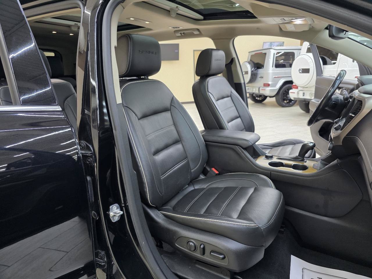 Used 2017 GMC Acadia Denali AWD/4WD image 20