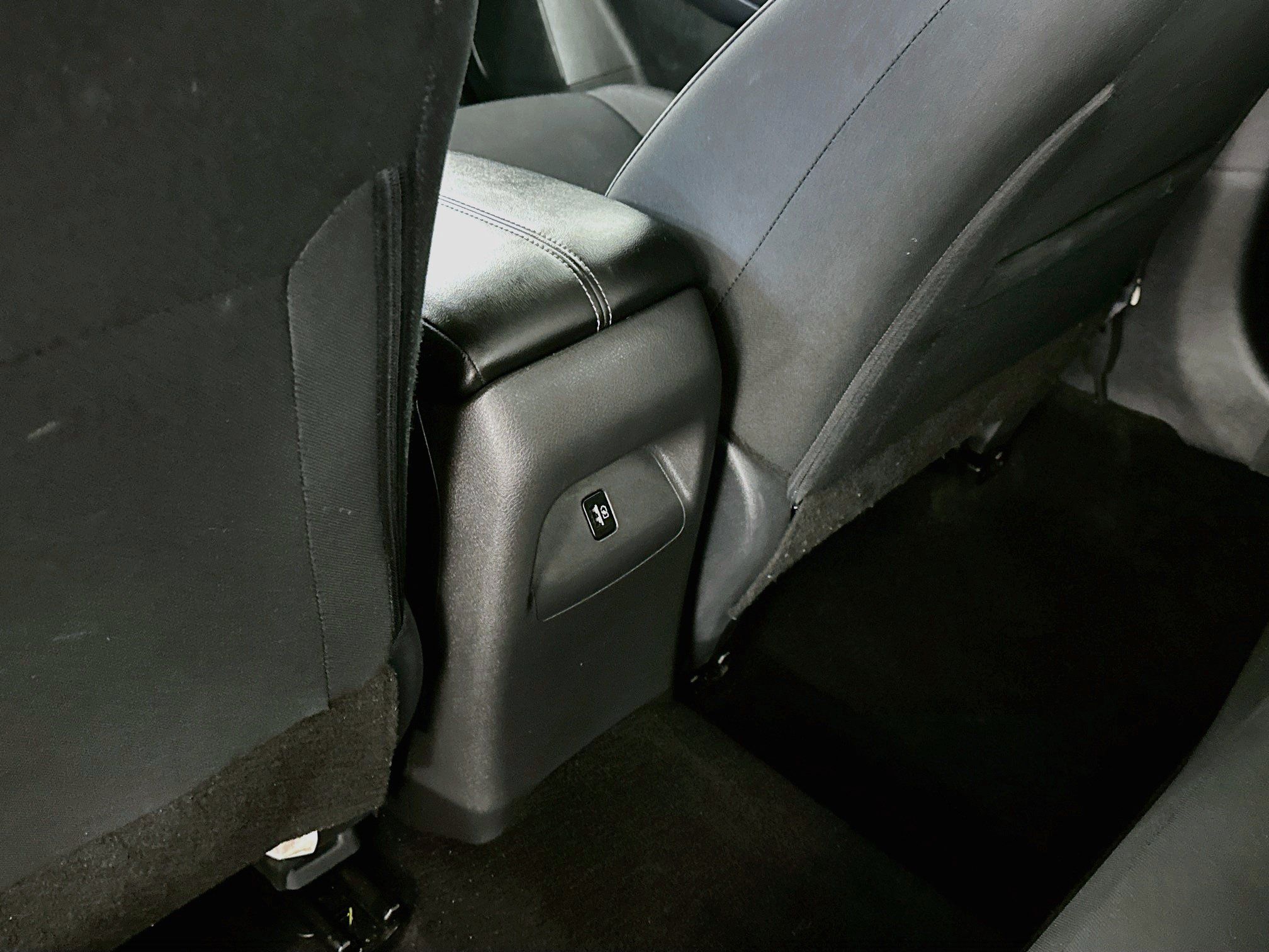 Used 2025 Nissan Sentra SV FWD image 27