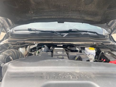 Used 2024 RAM 2500 Laramie AWD/4WD image 30