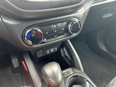 Used 2022 Chevrolet TrailBlazer RS AWD/4WD image 28