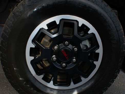 Used 2025 Toyota Tacoma SR5 image 11