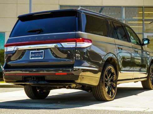 Used 2023 Lincoln Navigator L Black Label AWD/4WD image 12
