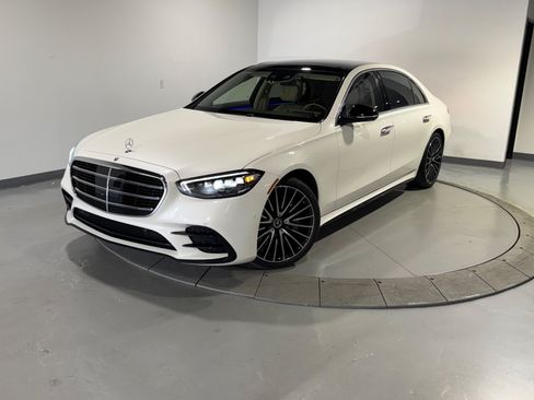 Used 2021 Mercedes-Benz S 580 4MATIC Sedan image 2