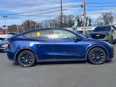 Used 2022 Tesla Model Y Long Range image 4