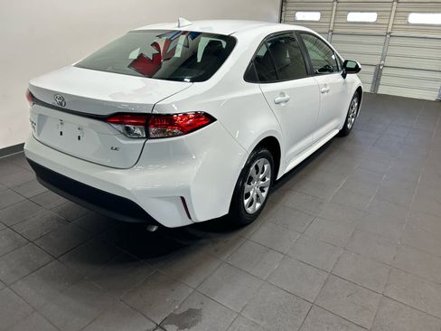 Used 2024 Toyota Corolla LE image 3