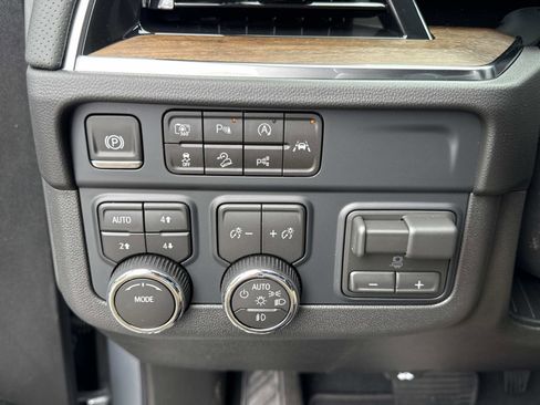 New 2026 Chevrolet Tahoe High Country w/ Sun And Tow Package AWD/4WD image 31