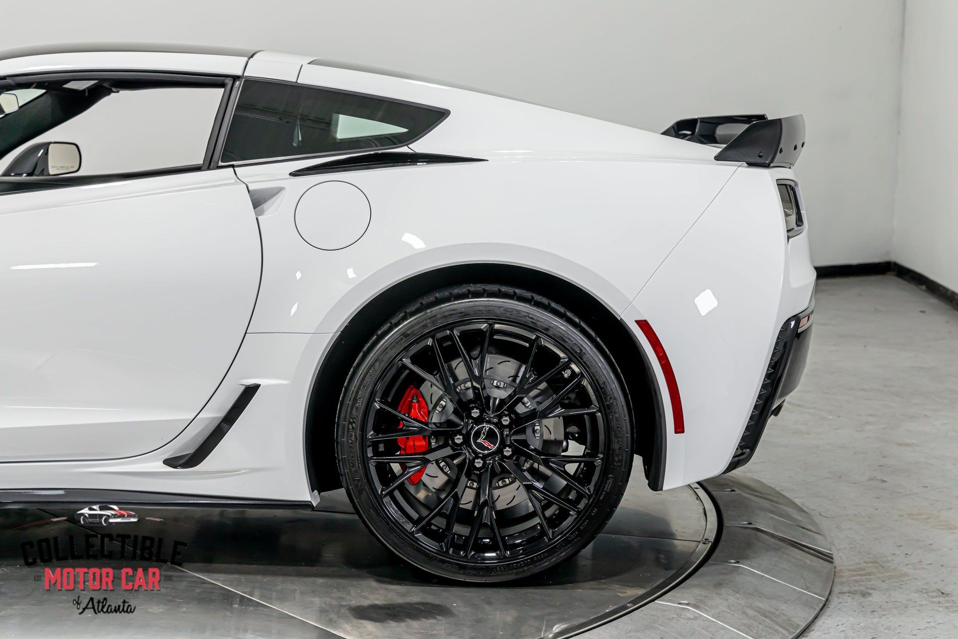 Used 2015 Chevrolet Corvette Z06 w/ 3LZ Preferred Equipment Group RWD image 42