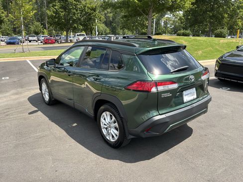 Used 2023 Toyota Corolla Cross LE w/ Moonroof Package FWD image 8